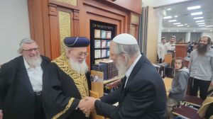 למורה שמחרים טלפון לתלמיד, יש אחריות על הגניבה?