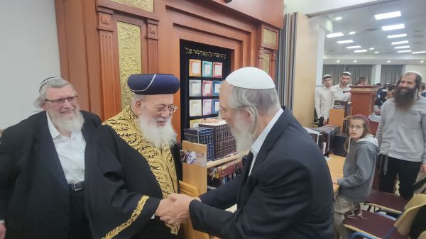 למורה שמחרים טלפון לתלמיד, יש אחריות על הגניבה?