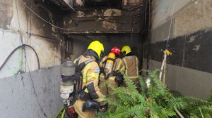 שריפה בפתח תקווה: בן 12 במצב אנוש ו-3 פצועים בזירה