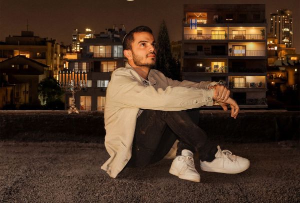 נס חנוכה ב-AI: נתנאל נגר מוציא אלבום שהופק ב-8 ימים