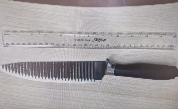 בגלל חוב של 50 שקלים: תושב אשקלון תקף באמצעות סרגל וסכין