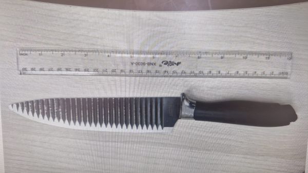 בגלל חוב של 50 שקלים: תושב אשקלון תקף באמצעות סרגל וסכין