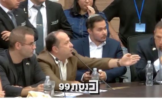 חברי יש עתיד מתפרצים על אב שכול: "תשכח מזה!". צפו