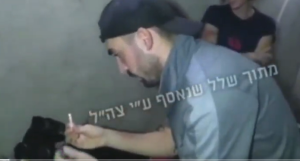 תיעוד מצמרר: 6 החטופים שנרצחו, מדליקים חנוכיה במנהרה בעזה