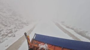 הסופה "ביירון" הגיעה לחרמון: שלג החל לרדת בפסגת ההר