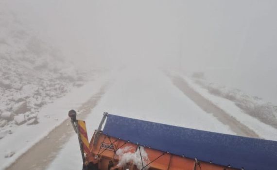 הסופה "ביירון" הגיעה לחרמון: שלג החל לרדת בפסגת ההר