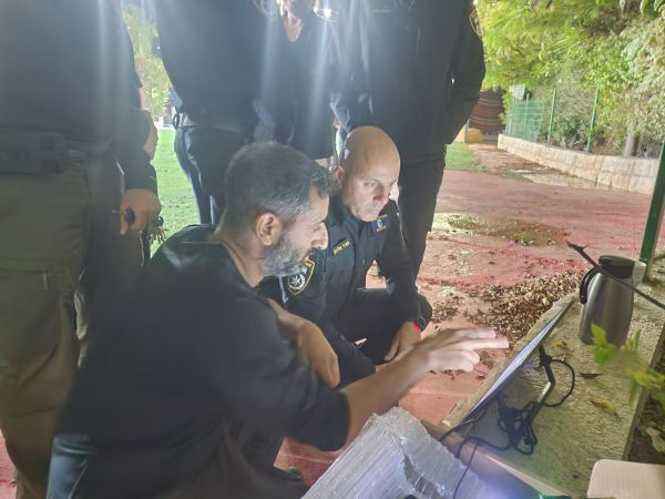 תועד מרחפן: המשטרה ארבה לחולייה החמושה ועצרה אותה אחרי מרדף