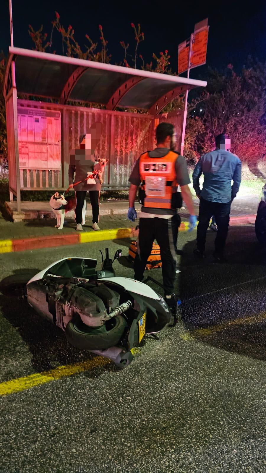 טבריה: רוכב אופנוע כבן 35 נפצע קשה בתאונה עם רכב