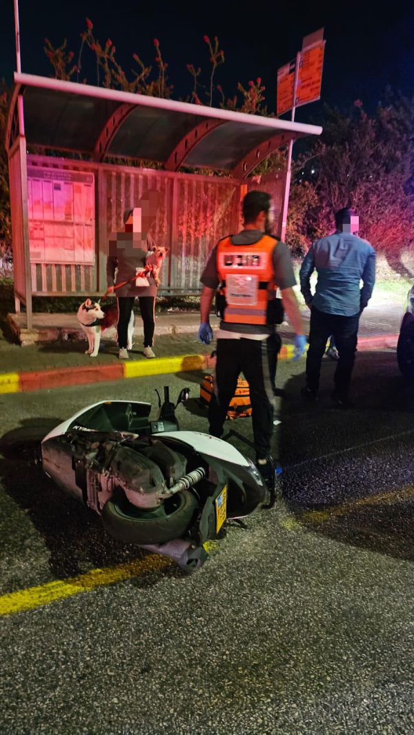 טבריה: רוכב אופנוע כבן 35 נפצע קשה בתאונה עם רכב