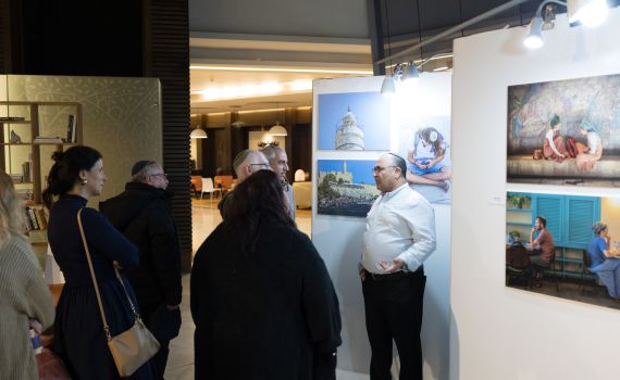 "מאיר את ירושלים": תערוכה ייחודית של הצלם הסרוג מאיר אליפור