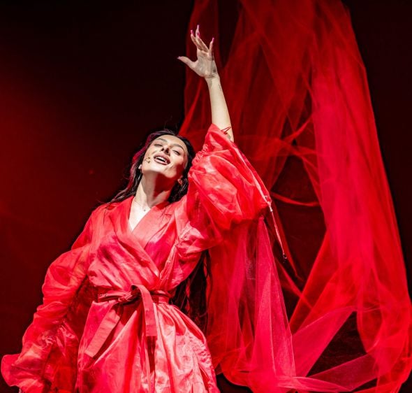 סערת הלבוש בפסטיגל: "שכחו שזה מופע לילדים ולא למבוגרים"