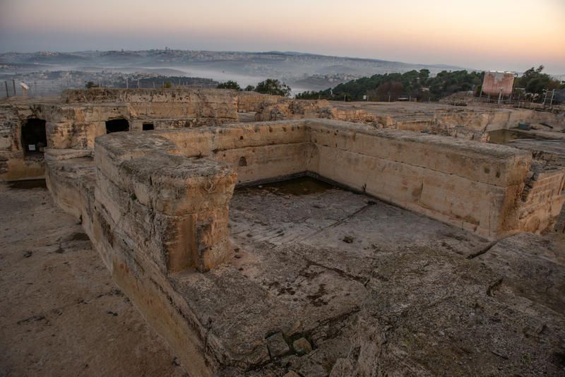ממצא נדיר בנבי סמואל: נר חרס בן כ־2,000 שנה מתקופת החשמונאים