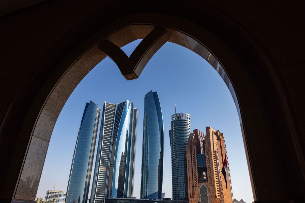 דובאי לא מארחת ספורט. היא רוצה להוביל את העולם דרכו