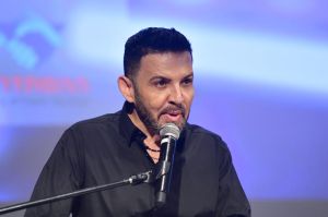 אירוע חריג: מגיש ערוץ 14 התפוצץ על הפטריוטים