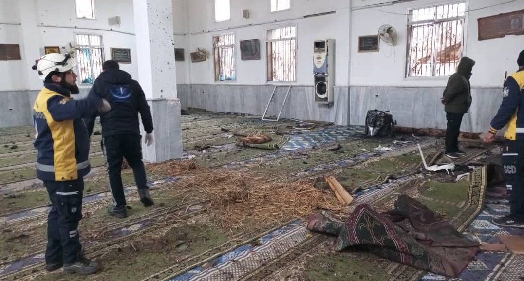 הכאוס בסוריה מתגבר: מחבל מתאבד פוצץ את עצמו במסגד