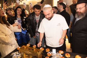 מהפסטיגל ועד לנקסט: הסלבס מדליקים נרות חנוכה. צפו