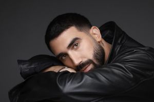 רגע לפני מופע שלישי במנורה: בן צור מוציא מיני אלבום חדש