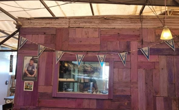 הנצחה ייחודית: חדר הלוחם שנפל הפך למטבח 'קפה הצבי'