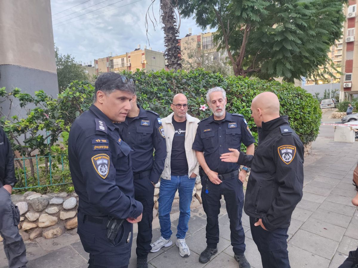 חשד לרצח והתאבדות בבת ים: נקבע מותו של גבר, אישה במצב אנוש