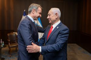 מתאחדים נגד טורקיה: נתניהו נפגש עם ראש ממשלת יוון