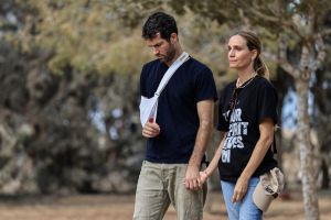 המאבק של שורד השבי שגיא דקל חן: מהניתוח בעזה לשיקום בישראל