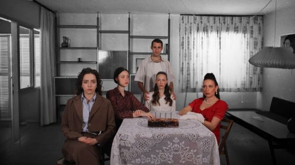 הסרוגה שמככבת בתיאטרון בית צבי: "מעודדת דתיות ללמוד משחק"