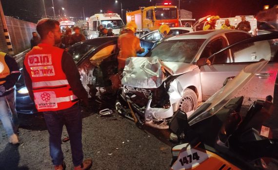 תוך חצי שעה: 9 פצועים ב-2 תאונות דרכים ביו"ש