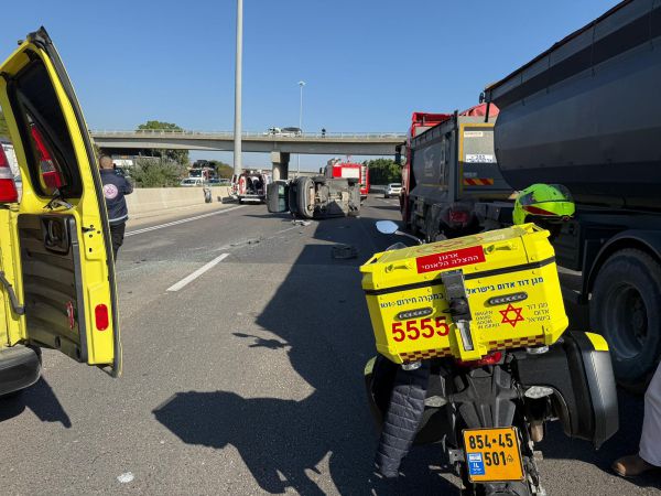 גבר בן 49 נפצע קשה בתאונה בכביש 6; עומסים ושיבושים באזור