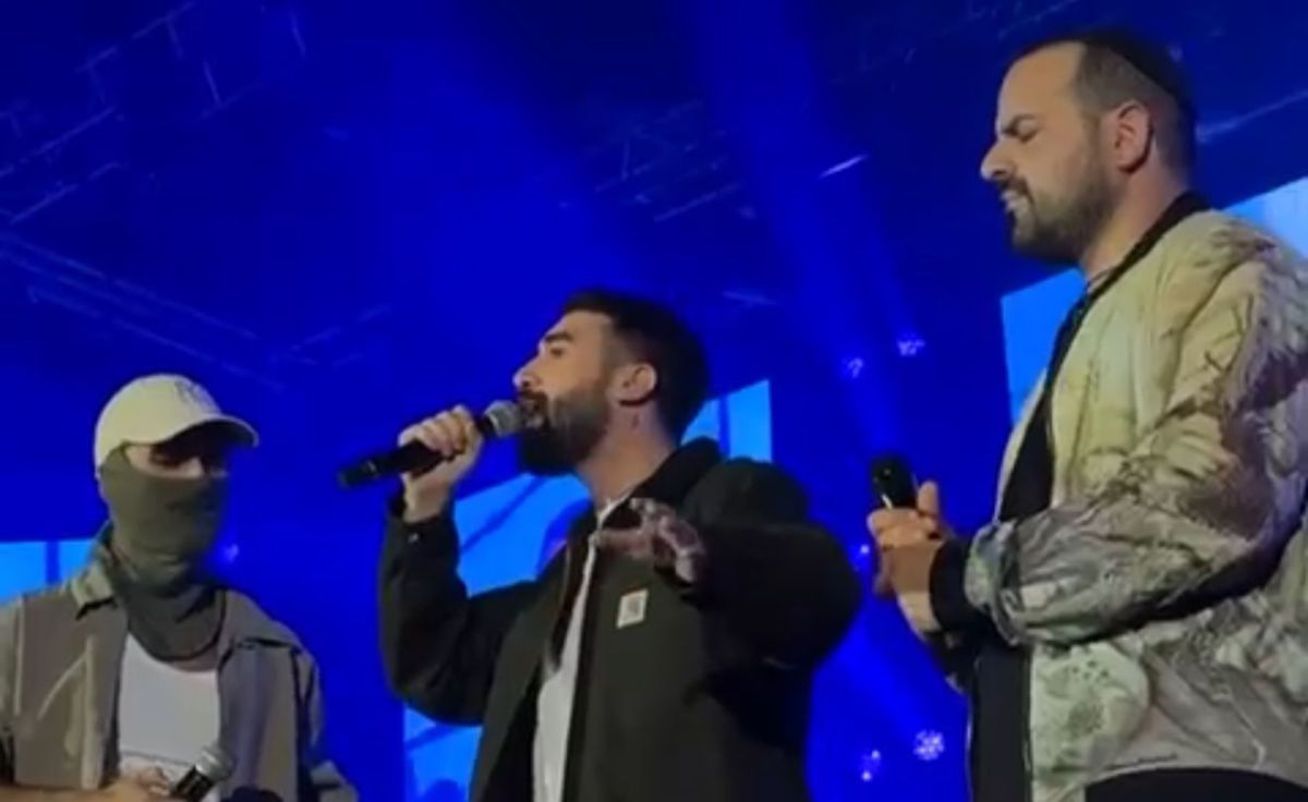 שילוב מחשמל: בן צור, ישי ריבו, עקיבא ומ' המסתערב על במה אחת