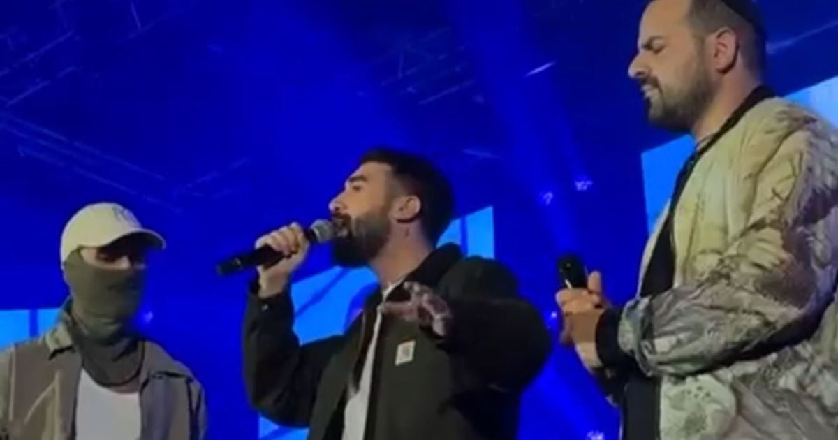 שילוב מחשמל: בן צור, ישי ריבו, עקיבא ומ' המסתערב על במה אחת