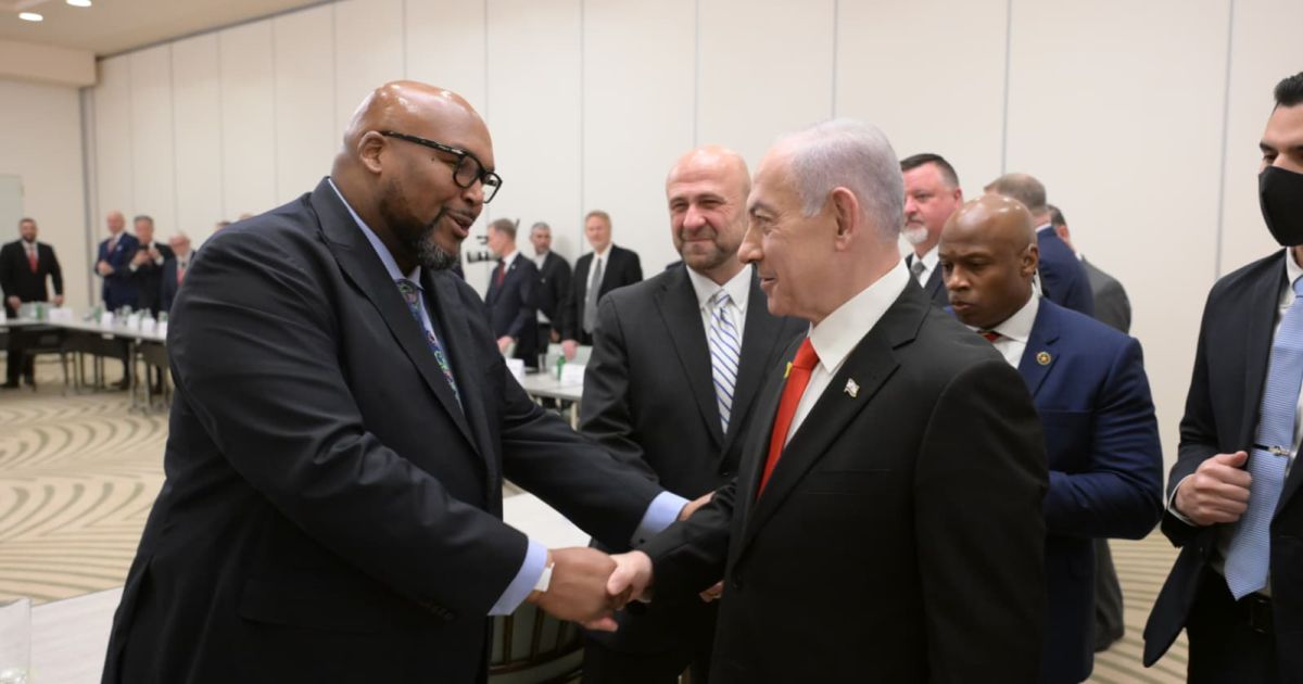 בעקבות האנטישמיות בימין: נתניהו נפגש עם מנהיגים נוצרים