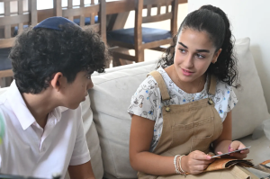 מסע בין דורות: בכורת העונה השלישית של "בני מצווה"