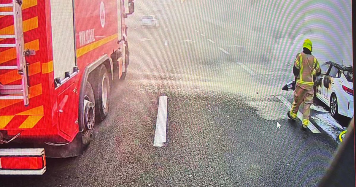 רכב עלה באש באיילון: שיבושי תנועה קשים באזור תל אביב