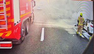 רכב עלה באש באיילון: שיבושי תנועה קשים באזור תל אביב