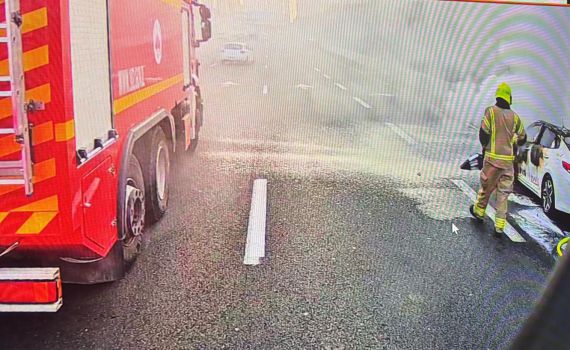 רכב עלה באש באיילון: שיבושי תנועה קשים באזור תל אביב