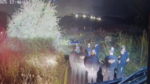 שיטפון בעמק הארזים בירושלים: 2 לכודים חולצו מרכב שנתקע