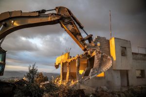 כמעט חצי שנה אחרי: צה"ל הרס את בית המחבל מהפיגוע בצומת הגוש