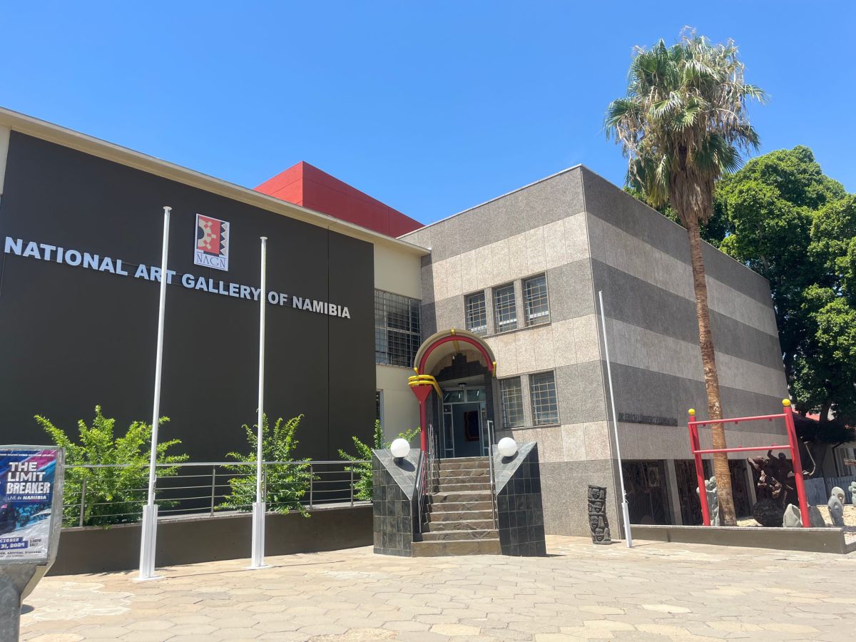 אחרי הסערה: "אדולף היטלר" שינה את שמו