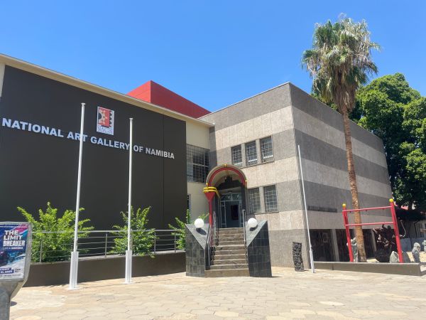 אחרי הסערה: "אדולף היטלר" שינה את שמו