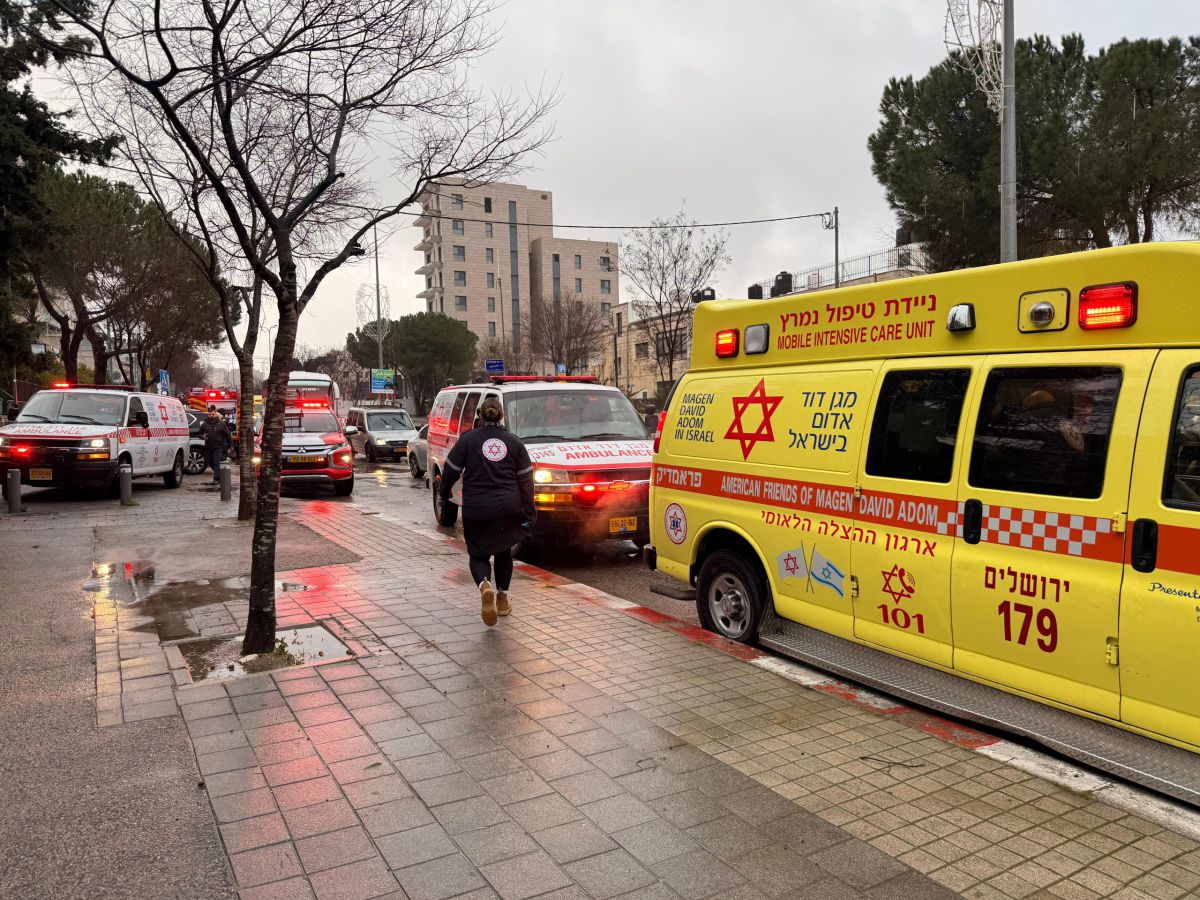 2 פצועים קשה בשריפה בדירה בצפון מזרח ירושלים