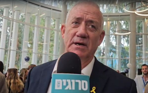 גנץ ל'סרוגים' על הקלטות הגיוס: "הנהגת החרדים מובילה לבדלנות"