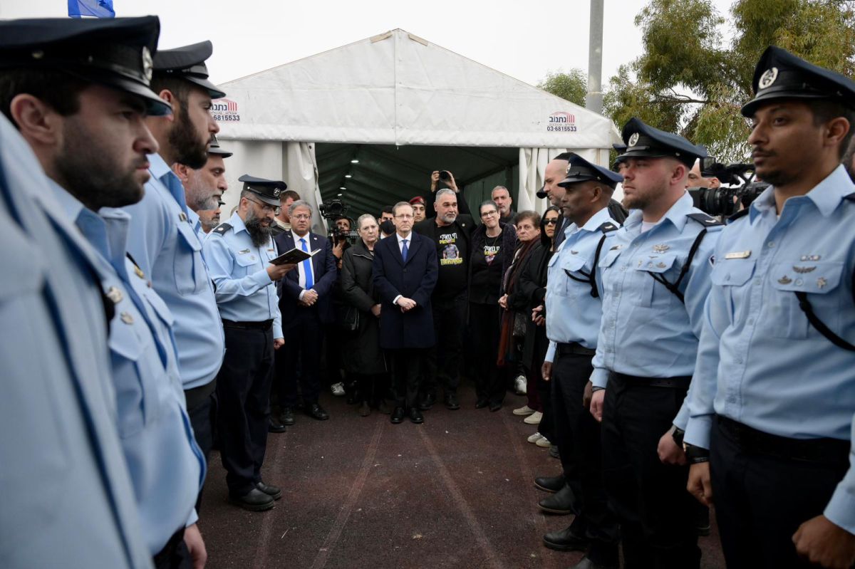 הרצוג בהספד לרן גואילי: "עלינו לקום אל הפרק הבא"