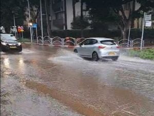 תיעוד מההצפות במרכז הארץ: "נהר כפר סבא, תענוג"