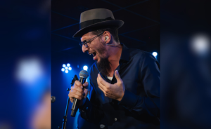 נעמי שמר אלקטרונית: מנחם שוקרון בגרסה מודרנית ל"שירת העשבים"