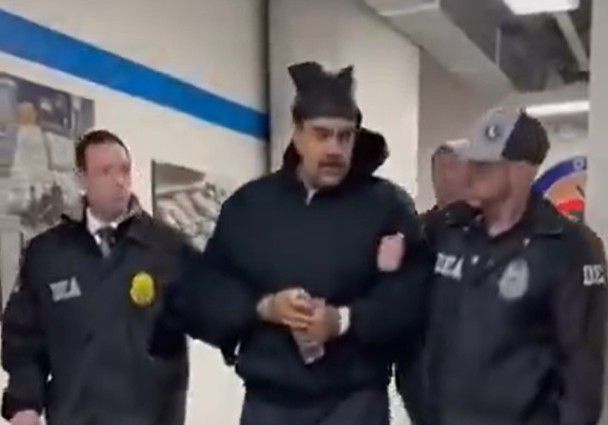 כשהוא מובל באזיקים: נשיא ונצואלה הגיע לניו יורק