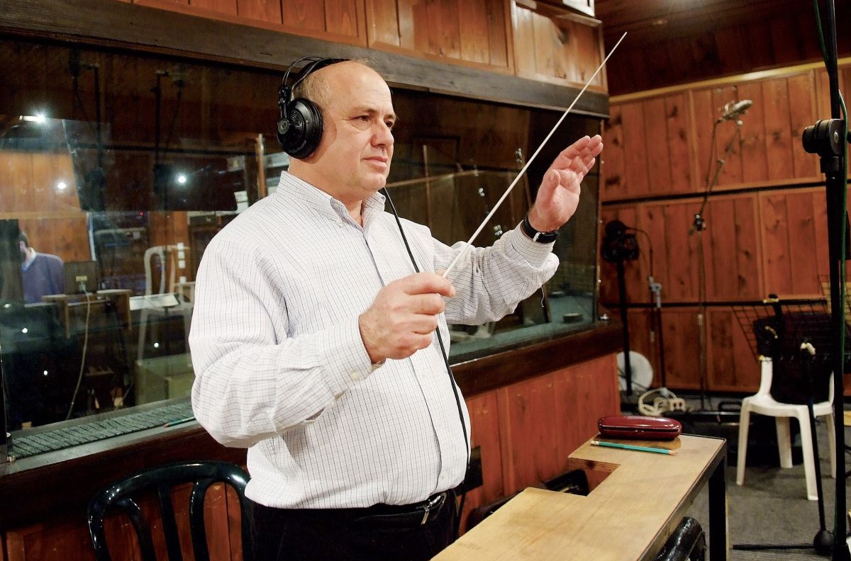 במלאת שנה לפטירת אשתו: משה לאופר בשיר זיכרון מרגש