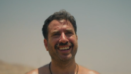 אביהו פנחסוב משתלט שוב על המסך ב"רצח בים המלח". צפו בהצצה