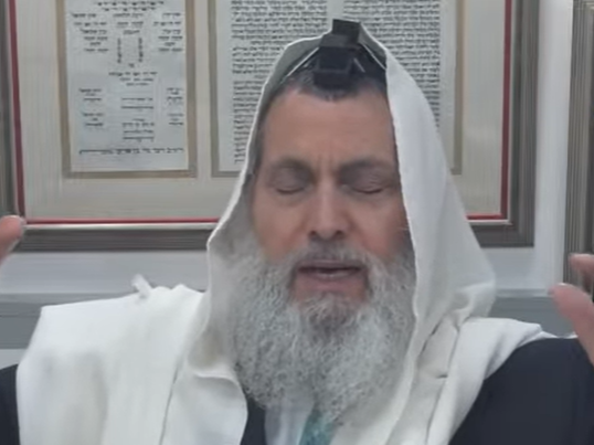 הרב ניר בן ארצי מזהיר: "מי שגר שם נמצא בסכנת חיים"