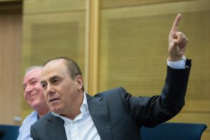 פנייה דחופה לעצירת מינויו של סילבן שלום: יעביר מסר חד וכואב