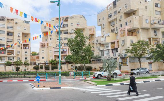 אלעד: קטינים פרצו לבית כנסת וגנבו משם קופות צדקה
